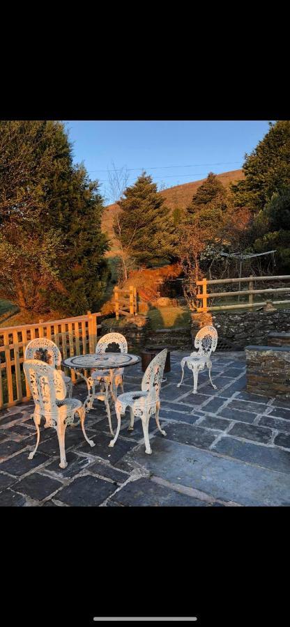 Beautiful Secluded Farmhouse With Hot Tub Villa Barmouth Bagian luar foto