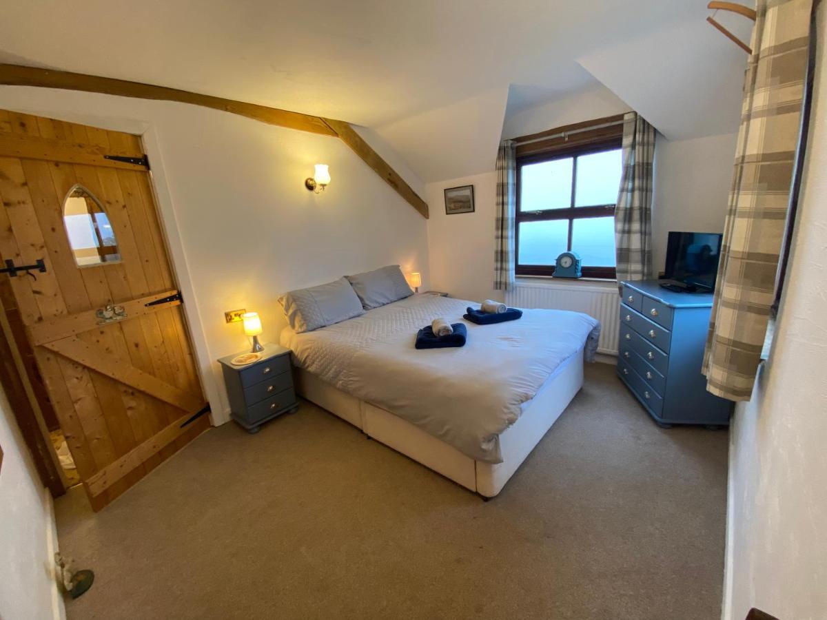 Beautiful Secluded Farmhouse With Hot Tub Villa Barmouth Bagian luar foto
