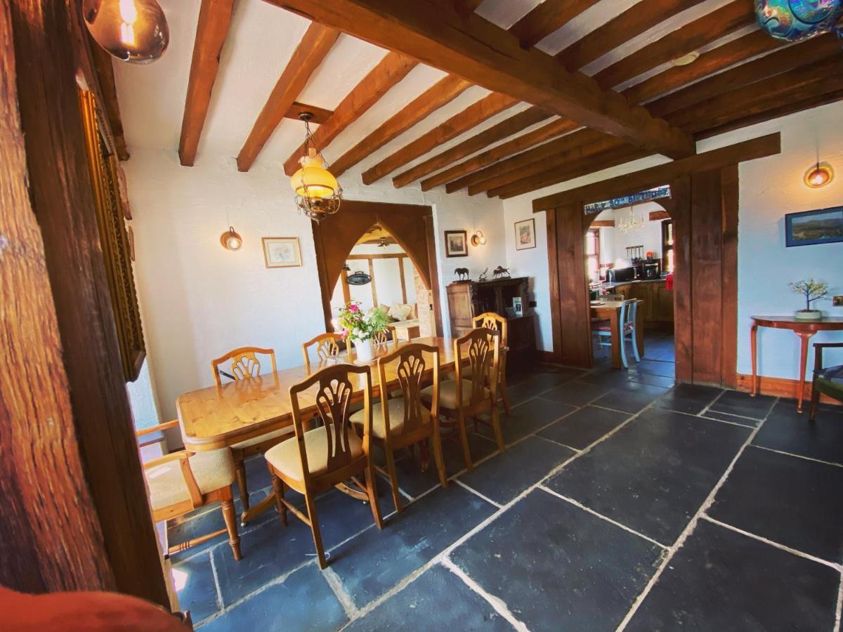 Beautiful Secluded Farmhouse With Hot Tub Villa Barmouth Bagian luar foto
