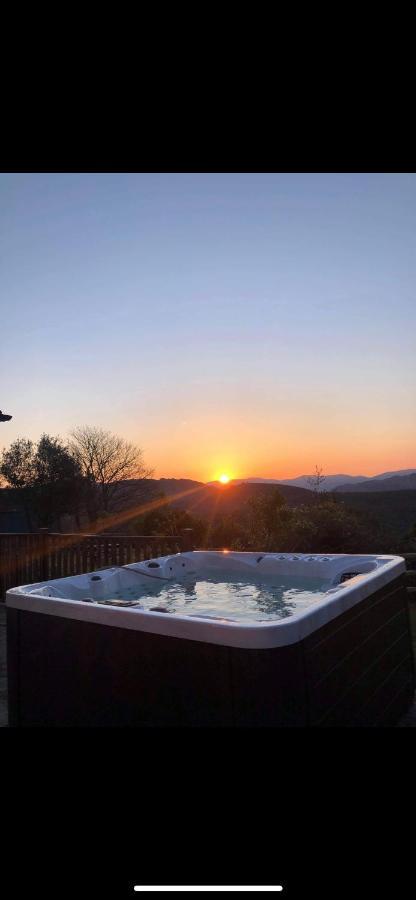 Beautiful Secluded Farmhouse With Hot Tub Villa Barmouth Bagian luar foto