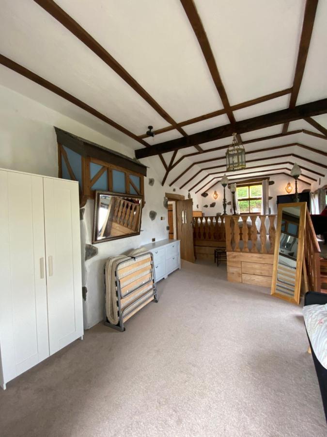 Beautiful Secluded Farmhouse With Hot Tub Villa Barmouth Bagian luar foto