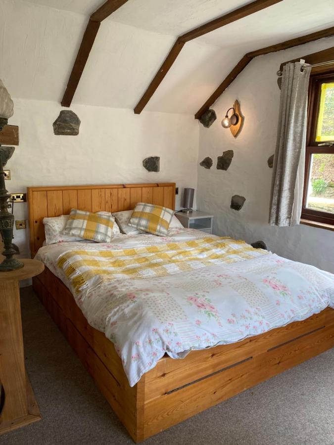 Beautiful Secluded Farmhouse With Hot Tub Villa Barmouth Bagian luar foto