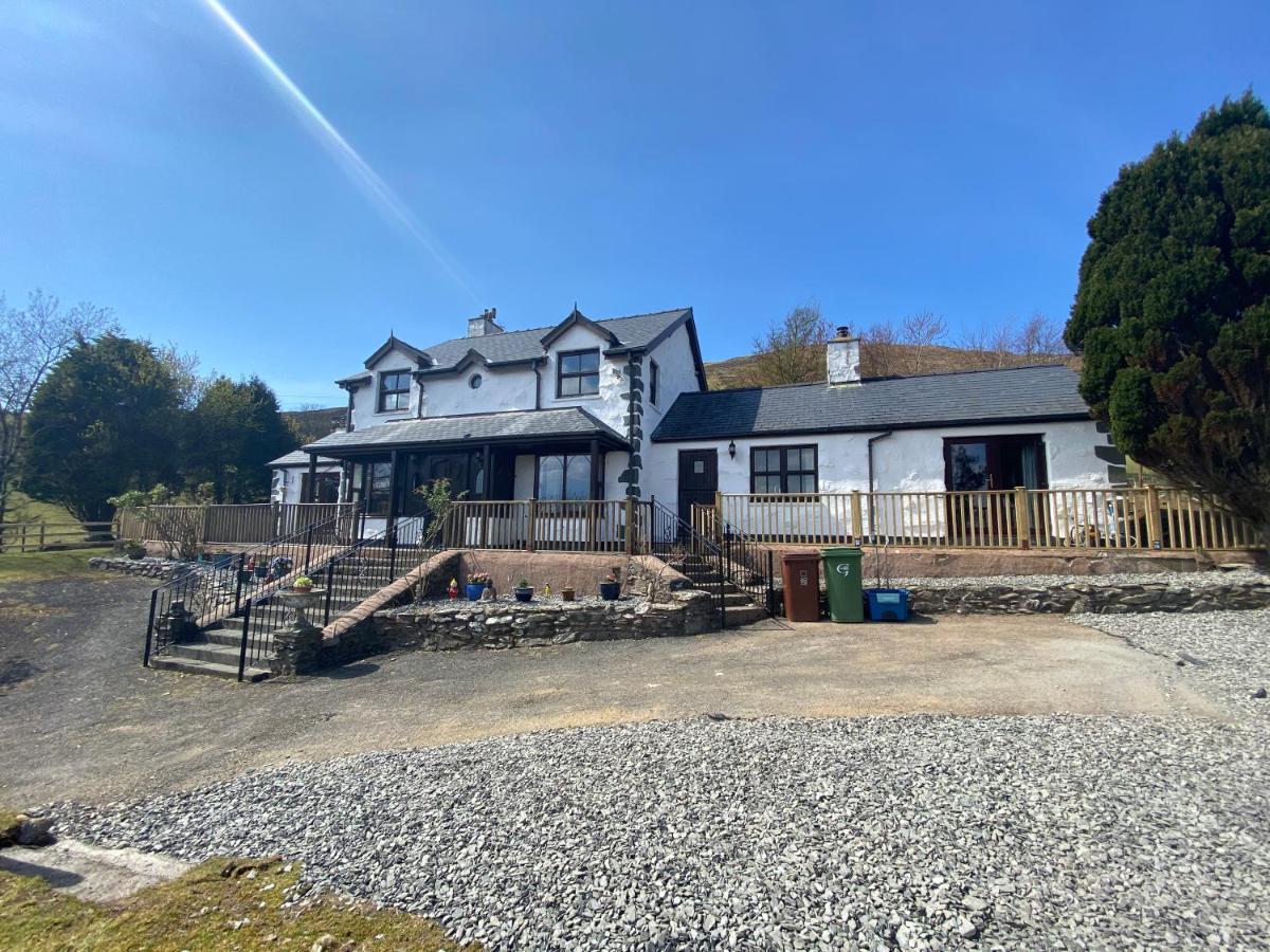 Beautiful Secluded Farmhouse With Hot Tub Villa Barmouth Bagian luar foto