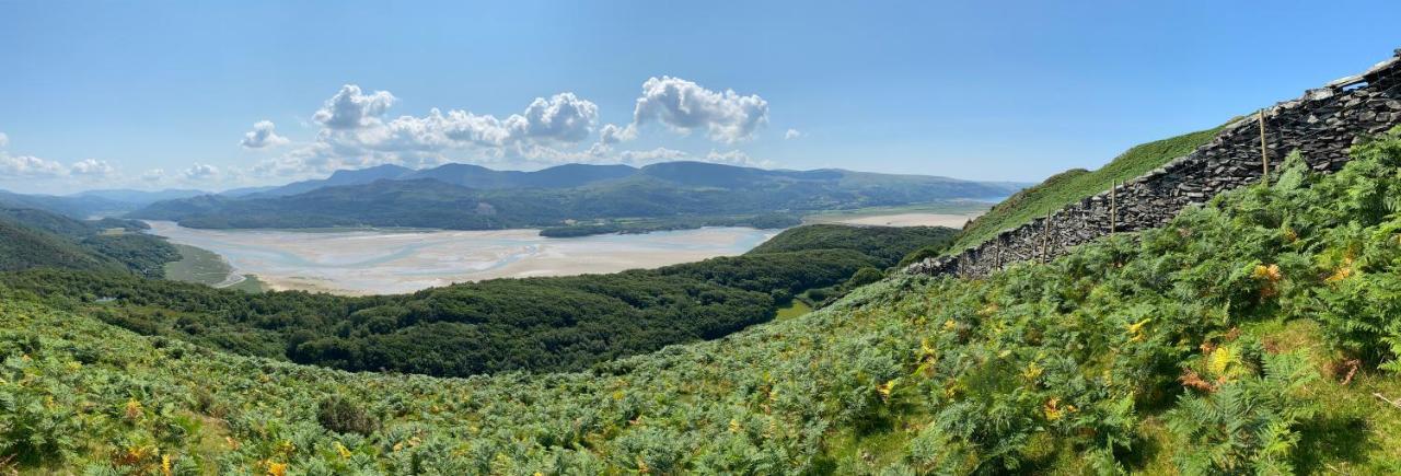 Beautiful Secluded Farmhouse With Hot Tub Villa Barmouth Bagian luar foto