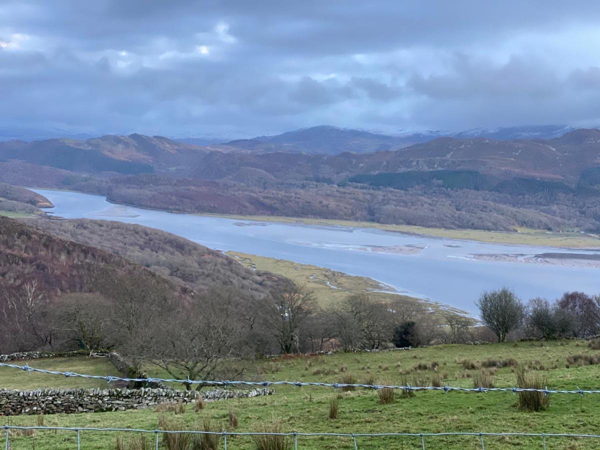 Beautiful Secluded Farmhouse With Hot Tub Villa Barmouth Bagian luar foto