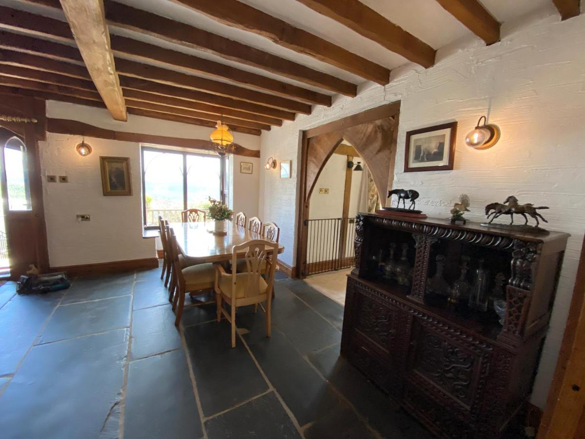 Beautiful Secluded Farmhouse With Hot Tub Villa Barmouth Bagian luar foto