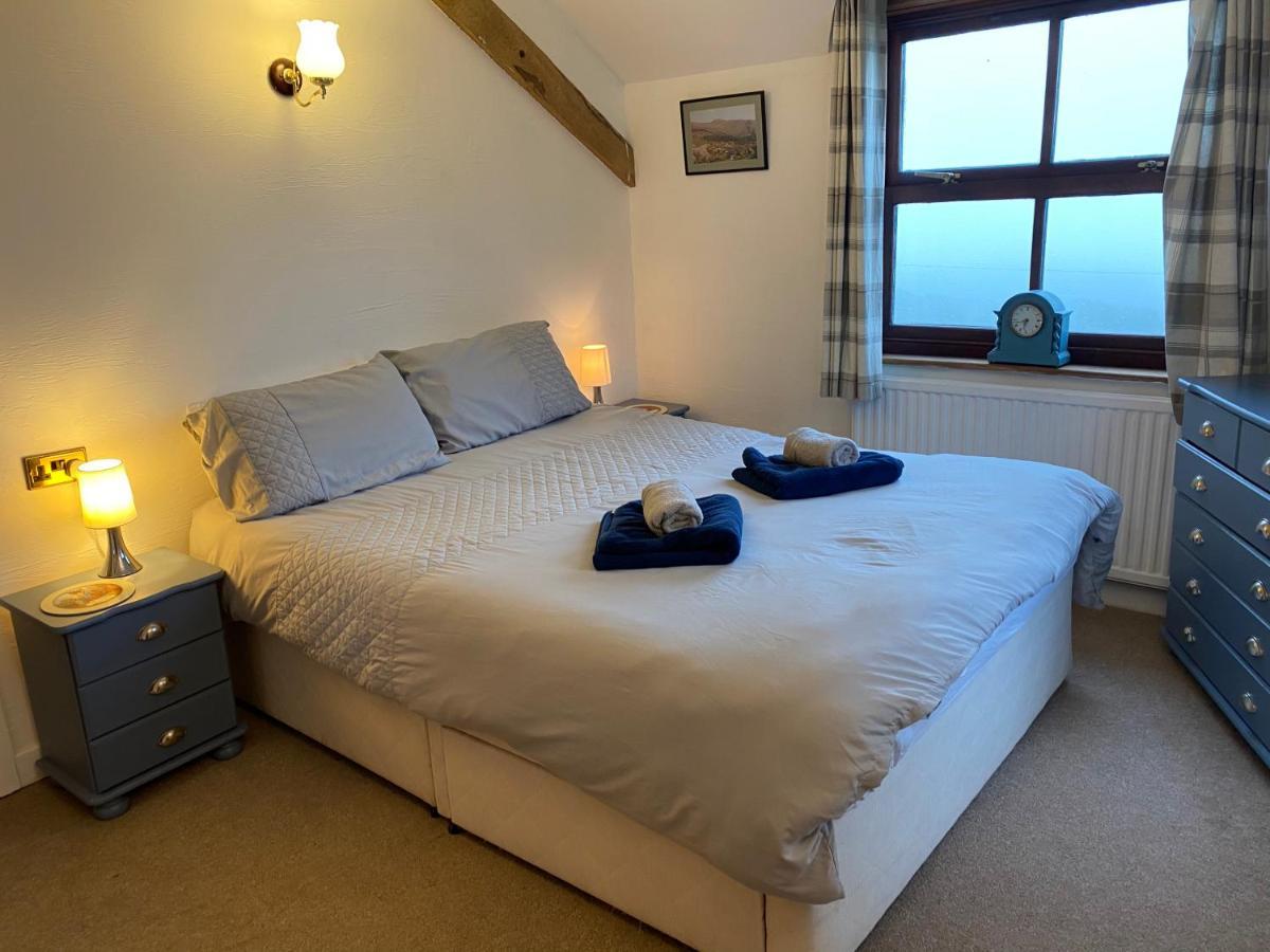 Beautiful Secluded Farmhouse With Hot Tub Villa Barmouth Bagian luar foto