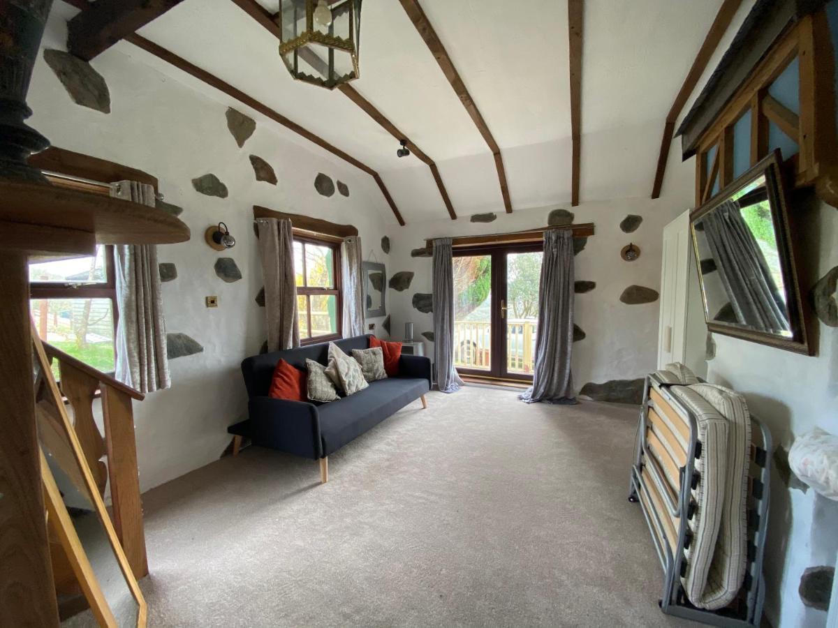 Beautiful Secluded Farmhouse With Hot Tub Villa Barmouth Bagian luar foto