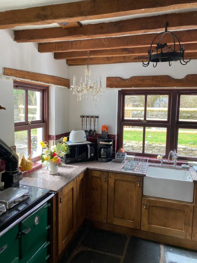 Beautiful Secluded Farmhouse With Hot Tub Villa Barmouth Bagian luar foto