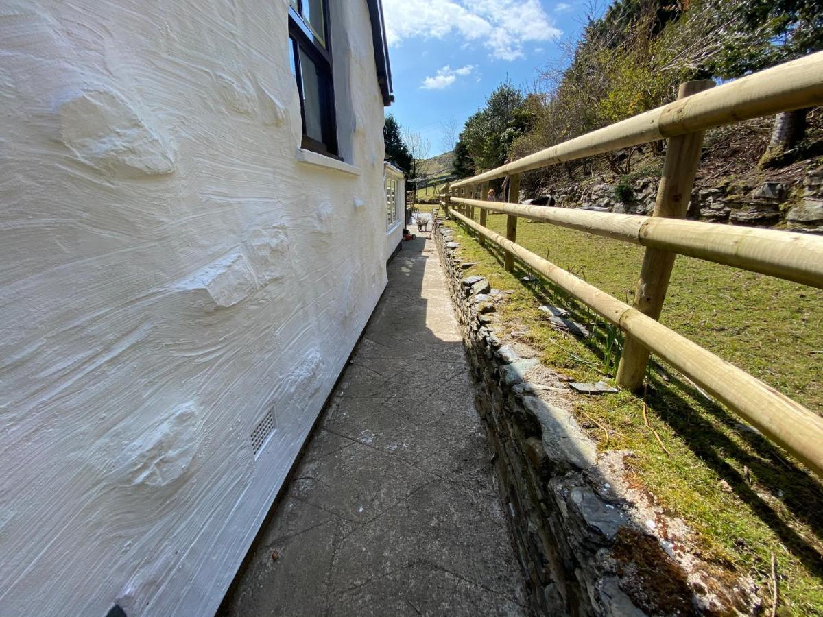 Beautiful Secluded Farmhouse With Hot Tub Villa Barmouth Bagian luar foto