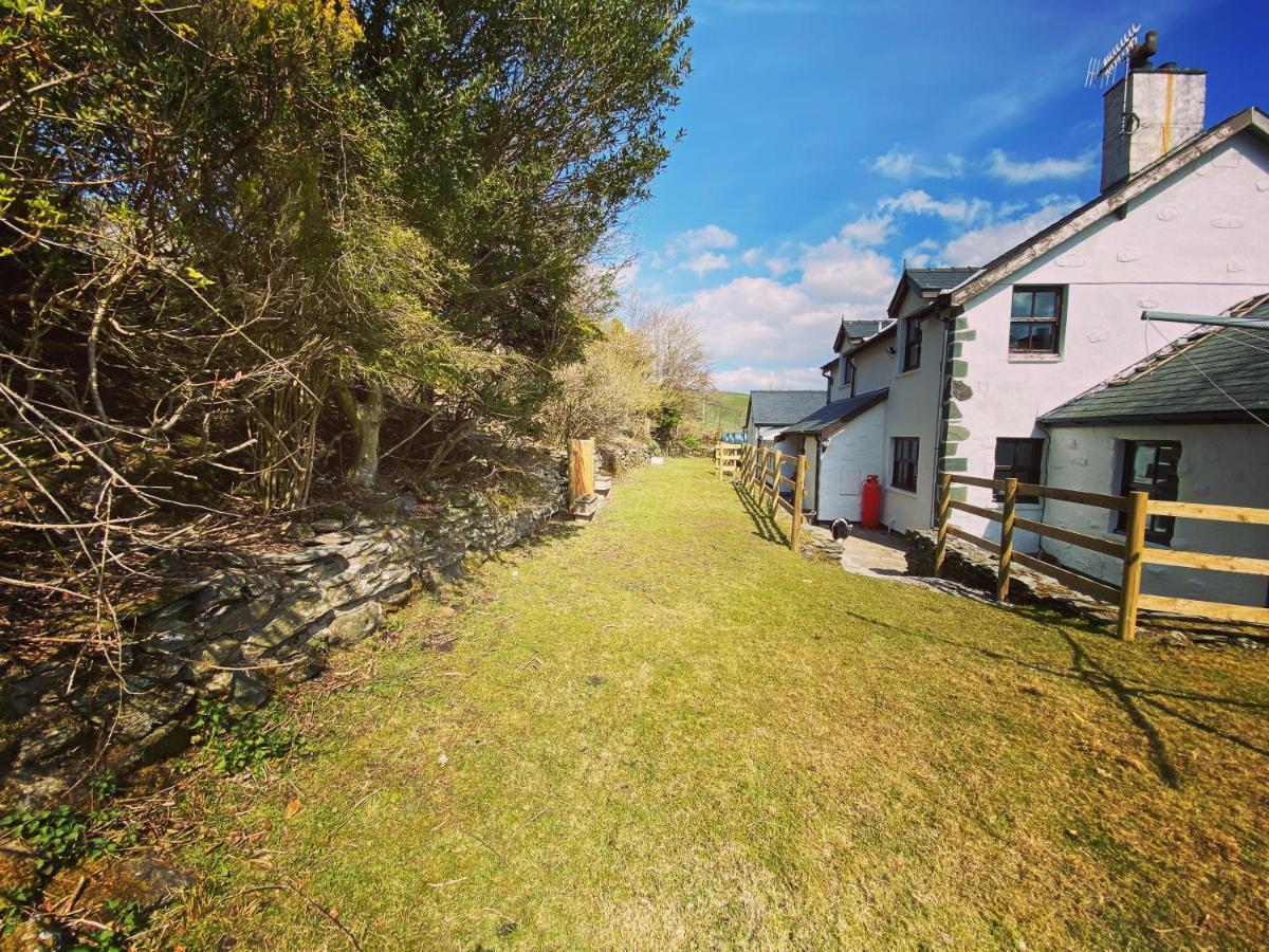 Beautiful Secluded Farmhouse With Hot Tub Villa Barmouth Bagian luar foto